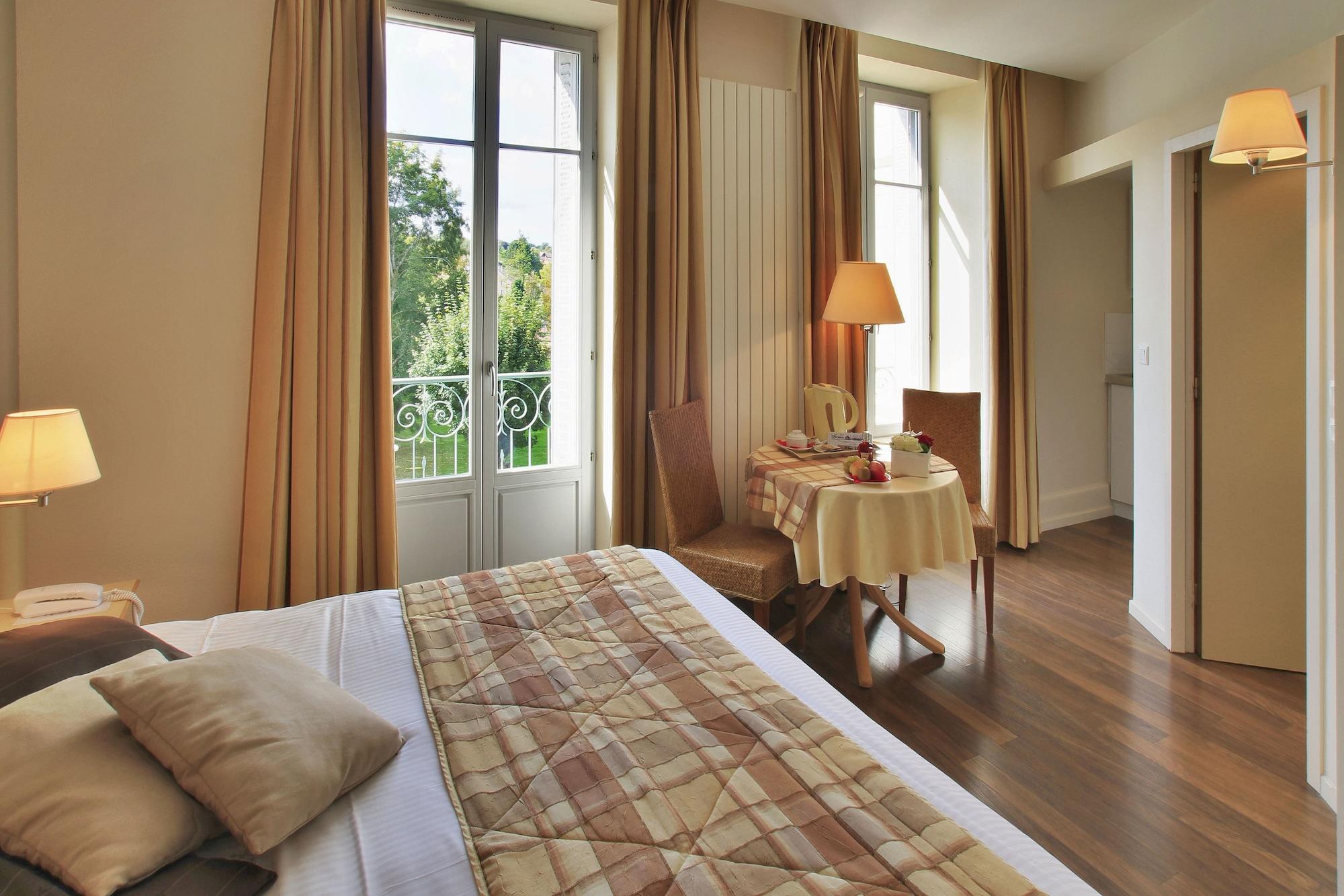 Hotel Cerise - Les Sources Luxeuil-Les-Bains Exterior photo