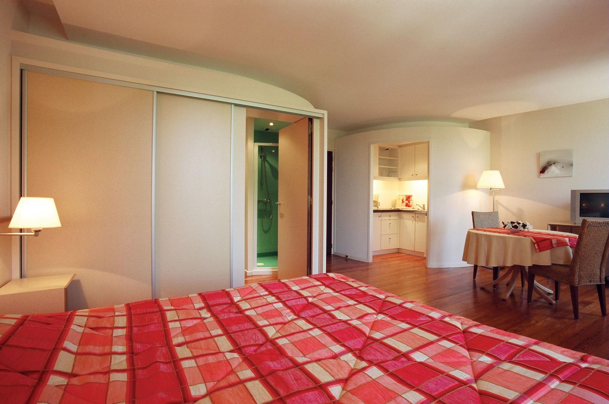 Hotel Cerise - Les Sources Luxeuil-Les-Bains Room photo