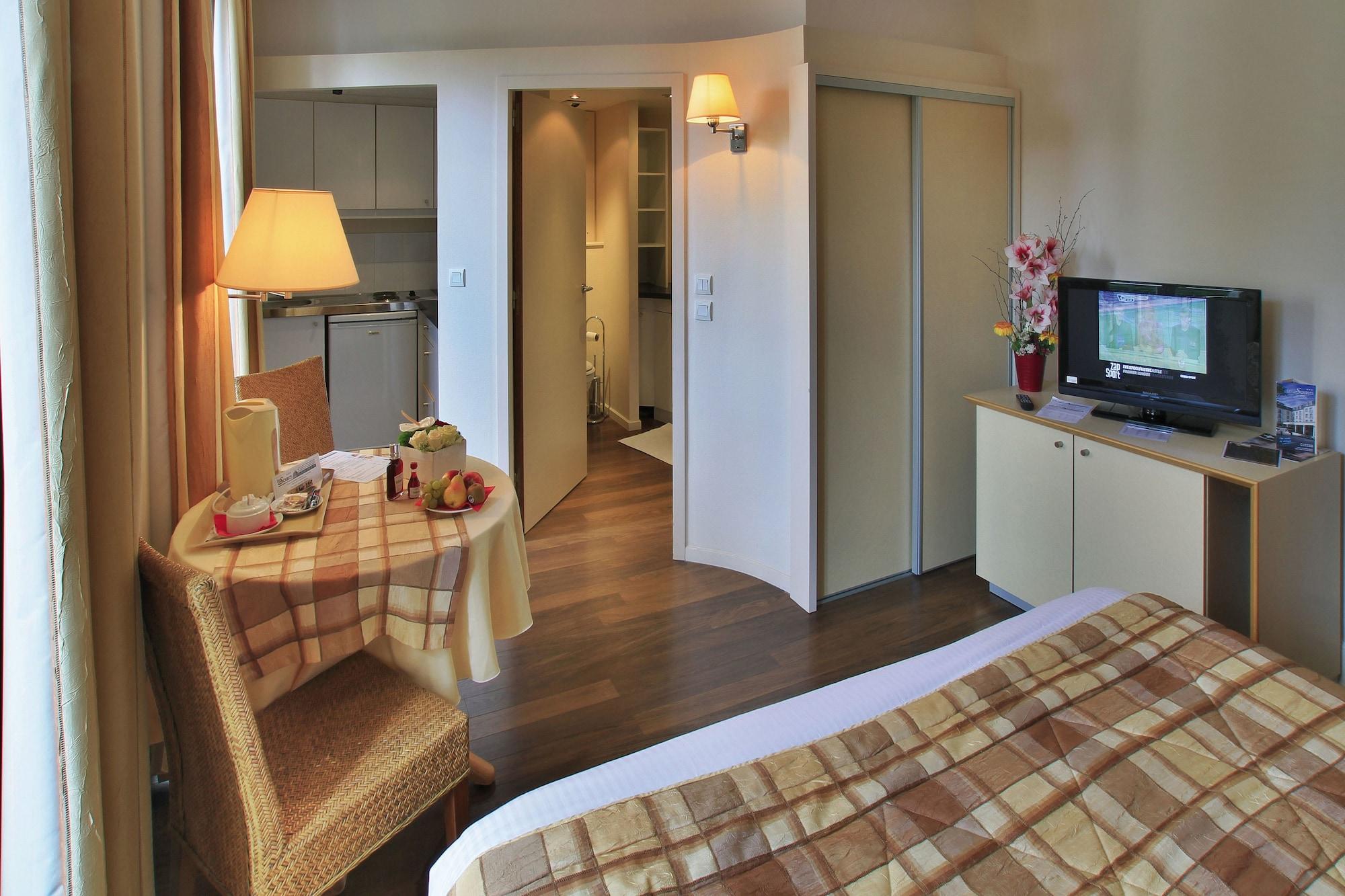 Hotel Cerise - Les Sources Luxeuil-Les-Bains Exterior photo