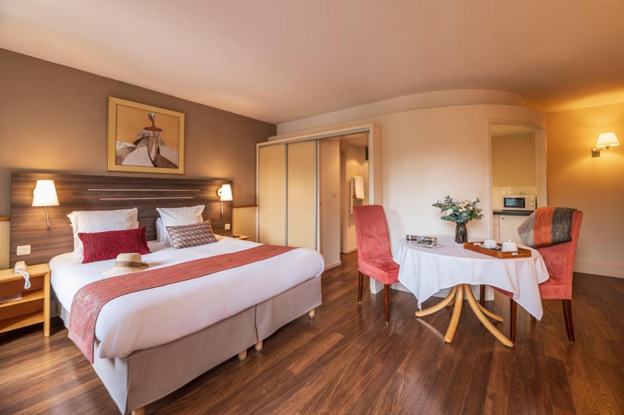 Hotel Cerise - Les Sources Luxeuil-Les-Bains Exterior photo