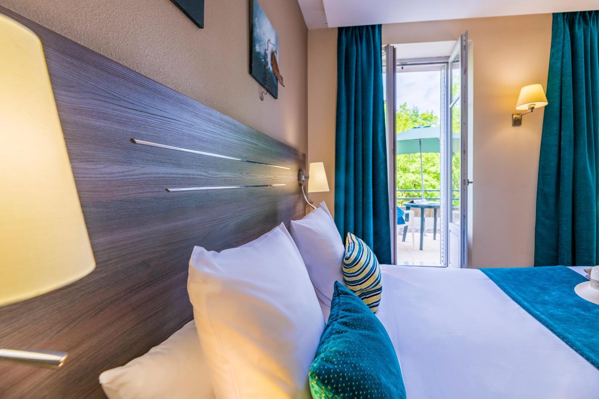 Hotel Cerise - Les Sources Luxeuil-Les-Bains Exterior photo
