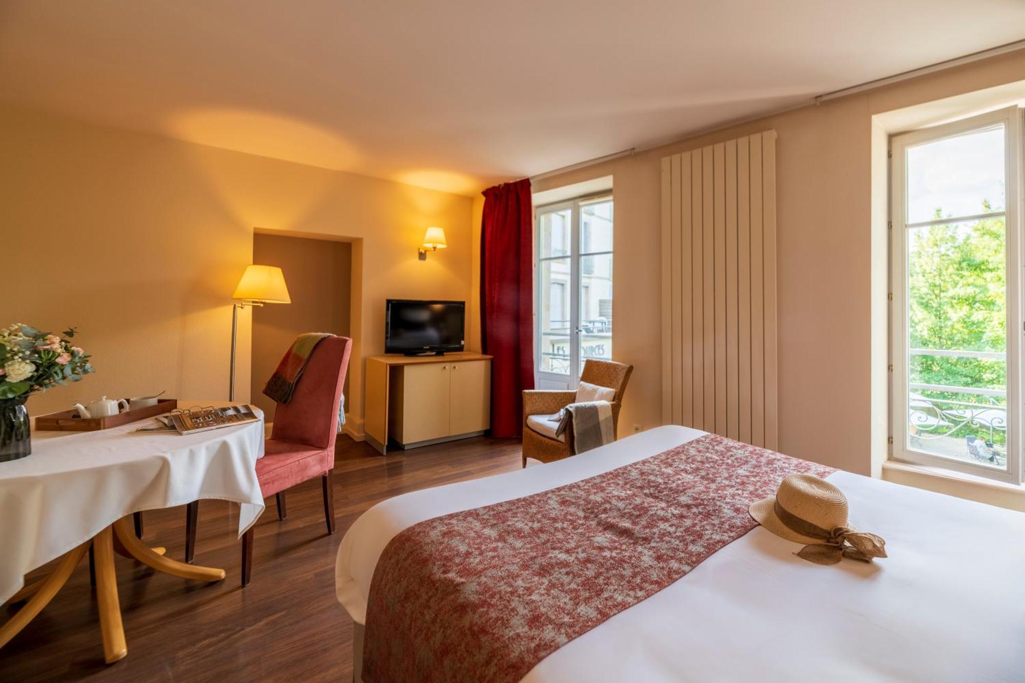 Hotel Cerise - Les Sources Luxeuil-Les-Bains Exterior photo