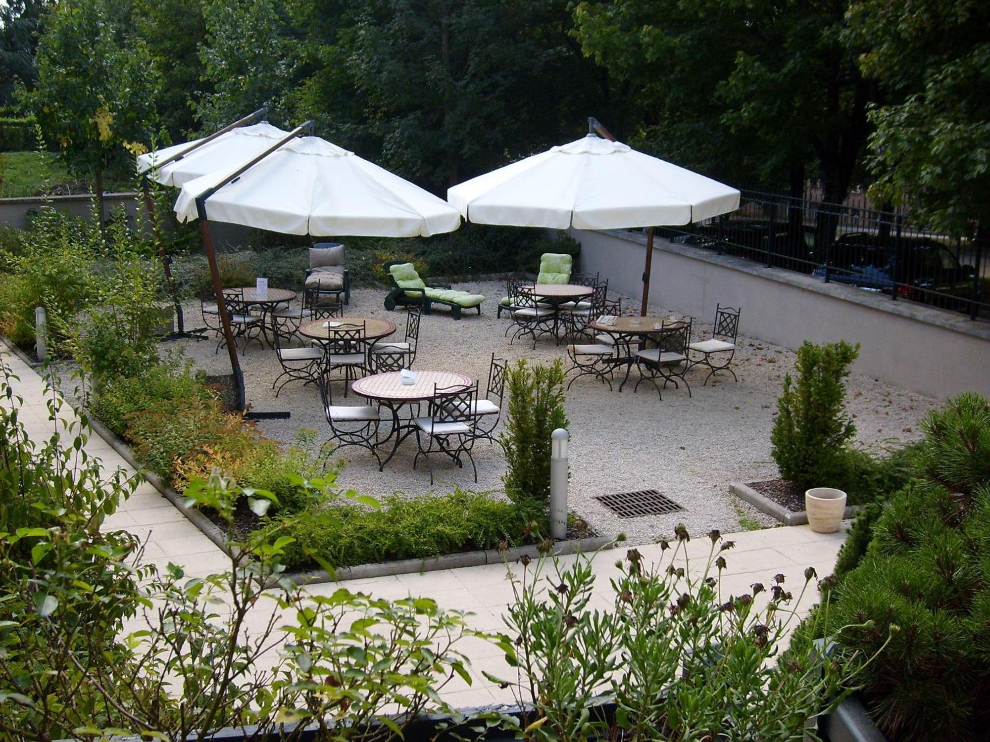 Hotel Cerise - Les Sources Luxeuil-Les-Bains Exterior photo