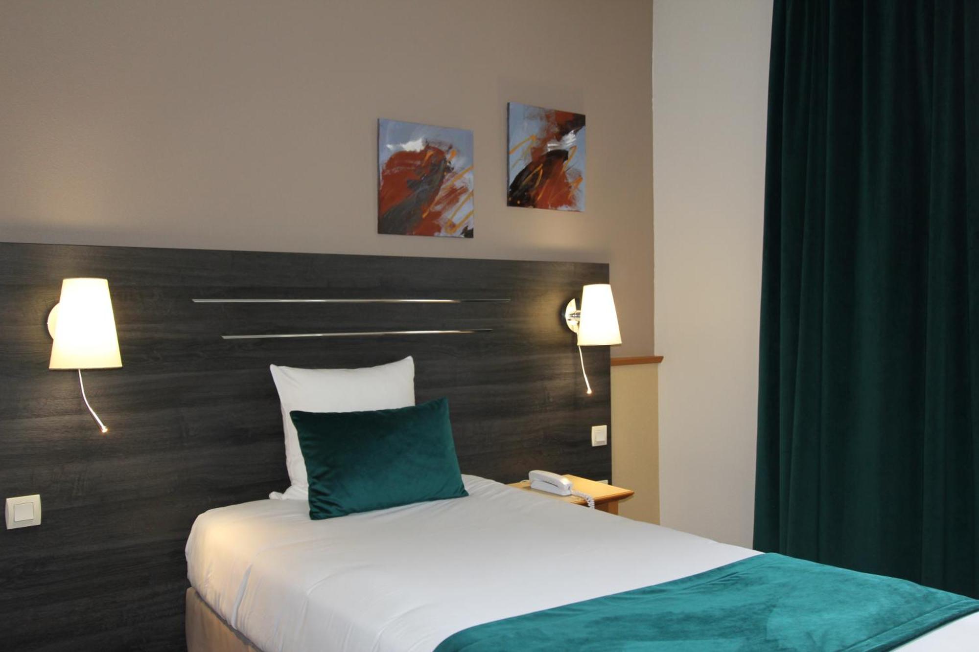 Hotel Cerise - Les Sources Luxeuil-Les-Bains Exterior photo