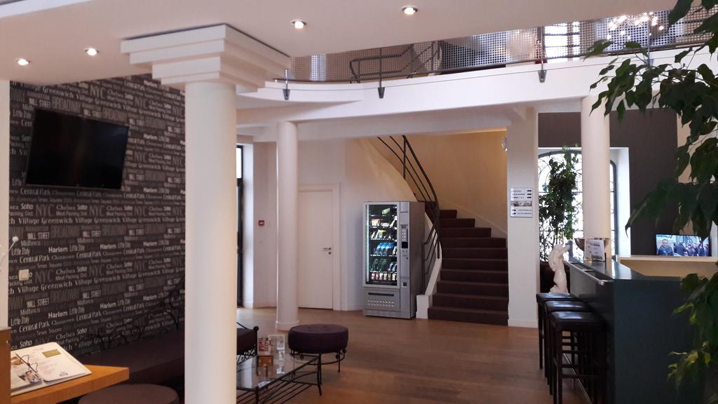 Hotel Cerise - Les Sources Luxeuil-Les-Bains Exterior photo